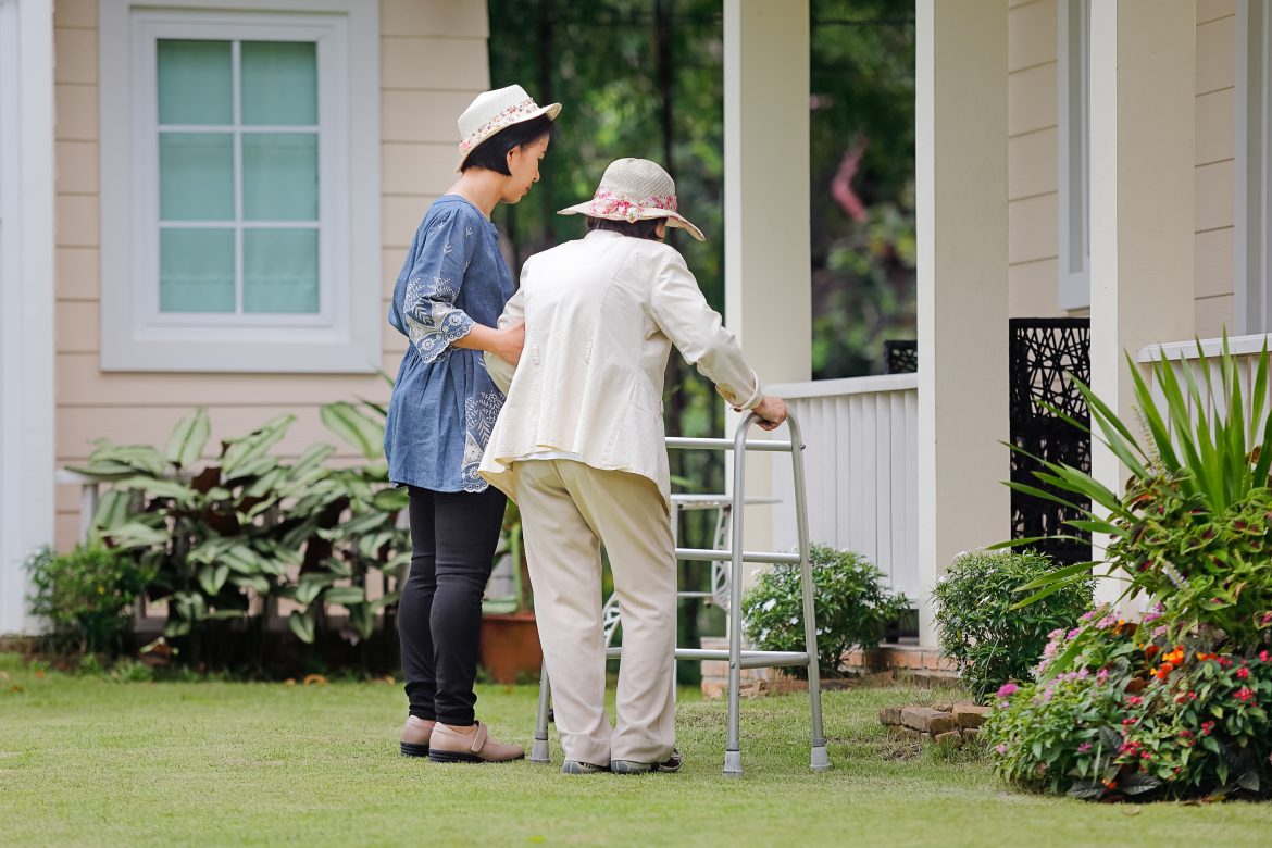 VNA Care Management: Why You Need This if You're Caring for an Aging Loved One